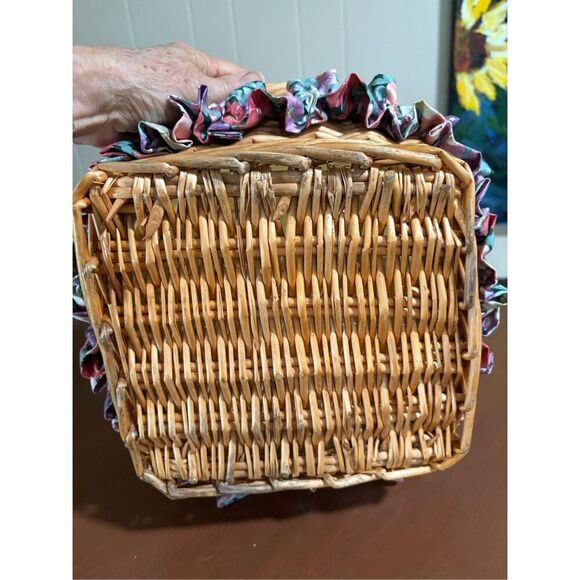 Longaberger Ruffle, Basket, Large - Picture 5 of 6